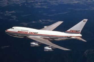 boeing 747 emergency landing at Miami International Airport